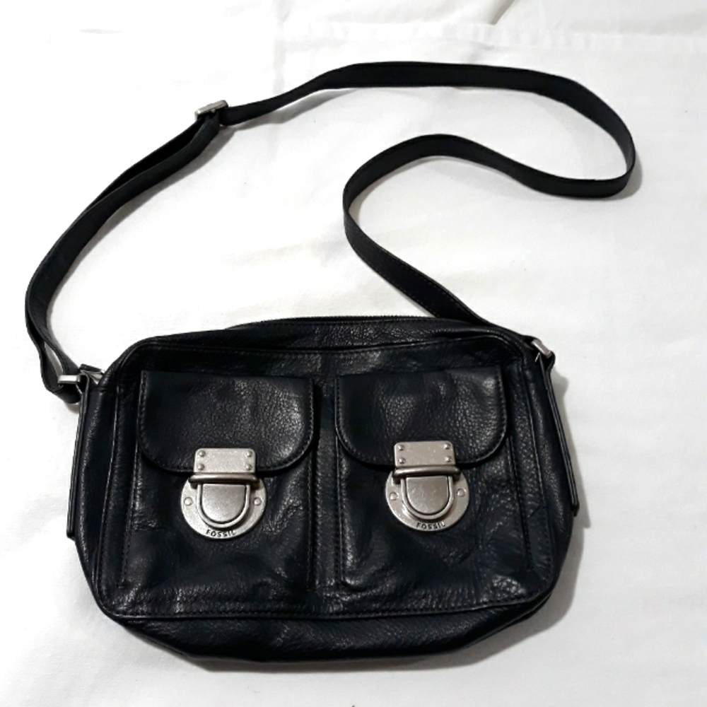 Fossil Genuine Leather On Black Shoulder/Crossbody Bag Zipper for closure